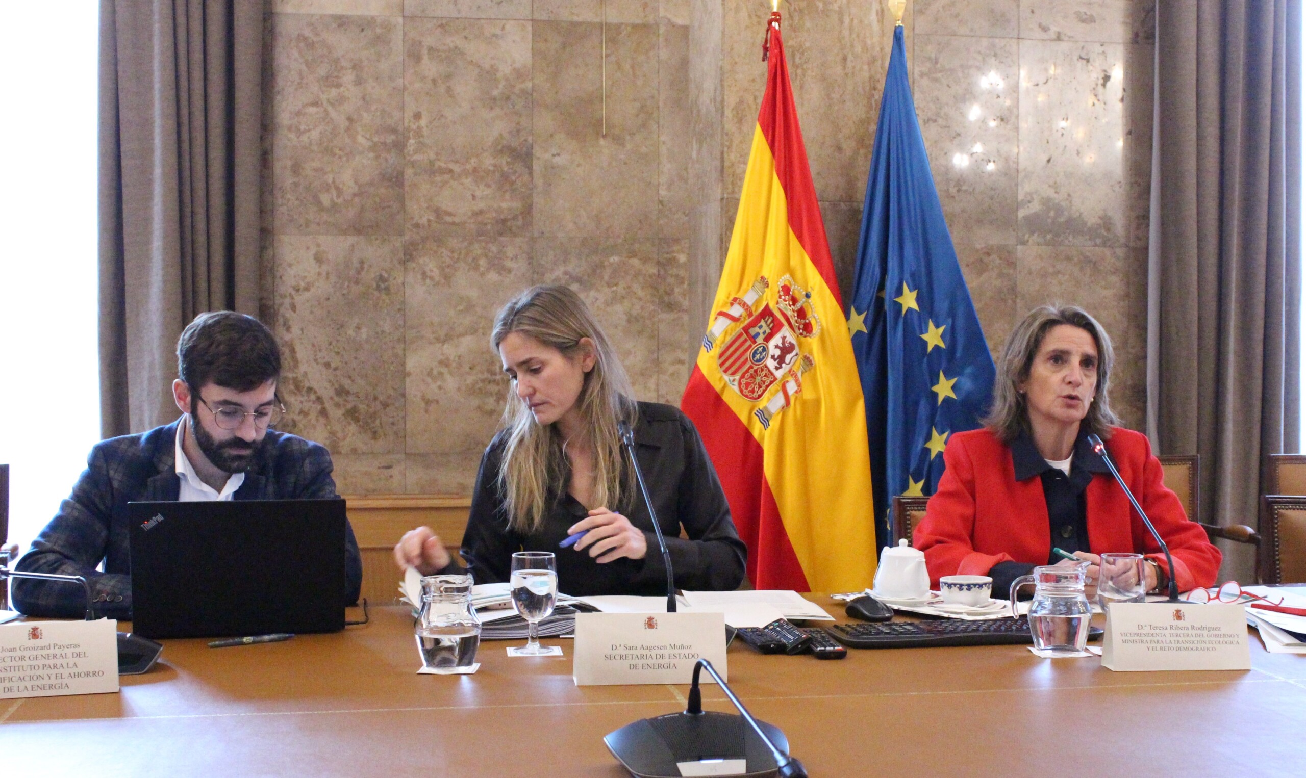 Teresa Ribera anuncia un aumento de fondos para movilidad sostenible y autoconsumo